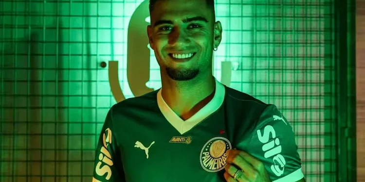 Enquanto Arrascaeta ganha R$ 1,1 milhão no Flamengo, salário de Andreas Pereira no Palmeiras não fica atrás