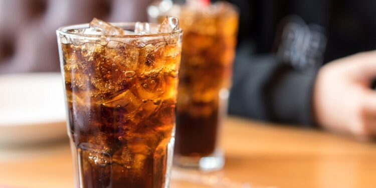 Refrigerante saboroso dos anos 80 retorna às prateleiras para felicidade da população