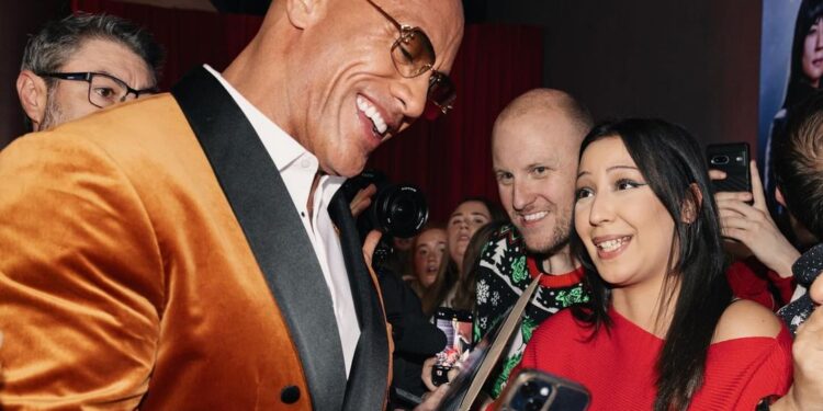 Fortuna de The Rock, que fez 3 filmes no Brasil, é de perder o fôlego