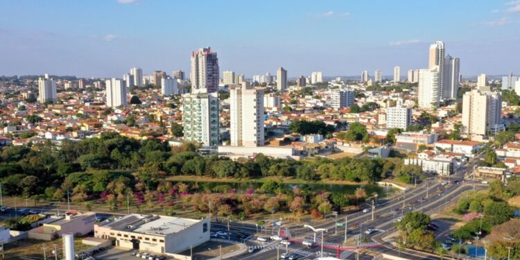 Cidade pequena do interior fica famosa no Brasil inteiro por ser o lugar onde ‘todos ganham bem’