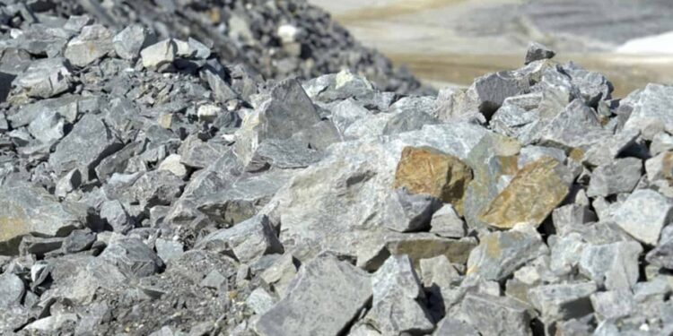 Nova máquina que trabalha sozinha e acha minerais até 1000 metros abaixo da terra