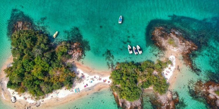 ‘Caribe Gaúcho’ é um paraíso de água doce e areia branquinha que atrai cada vez mais turistas