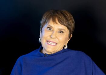 Márcia Sensitiva ensina a forma correta de usar sal grosso para afastar inimigos e problemas