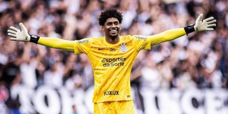 Jogador mais alto do mundo faz o goleiro Hugo Souza parecer criança e nem precisa pular para cabecear