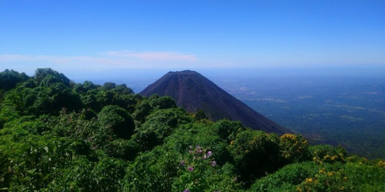 Cidade brasileira abriga vulcão escondido com 590 metros de altura