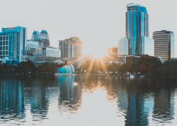 Cidade mais ensolarada do Brasil com 330 dias de sol por ano vira paraíso da energia renovável