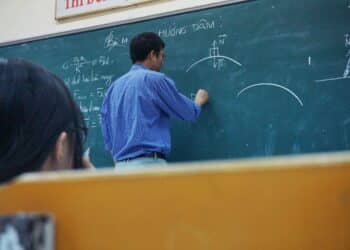 Ministério da Educação confirma R$ 3.000 a mais para professores brasileiros