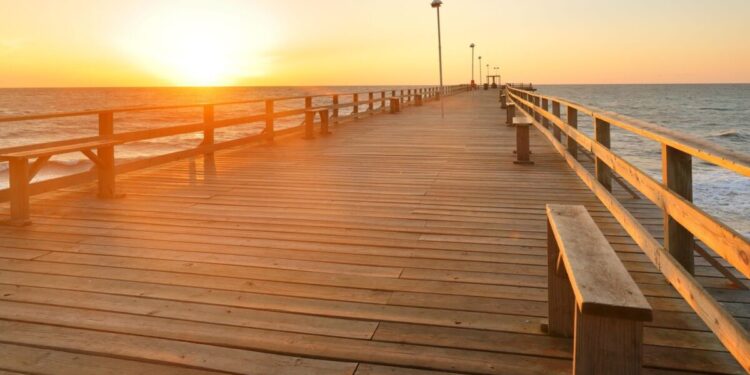 Píer em forma de L, ferrovia e os maiores navios do mundo: Cidade com 11 mil habitantes vai receber investimento de R$ 55 bilhões para novo porto