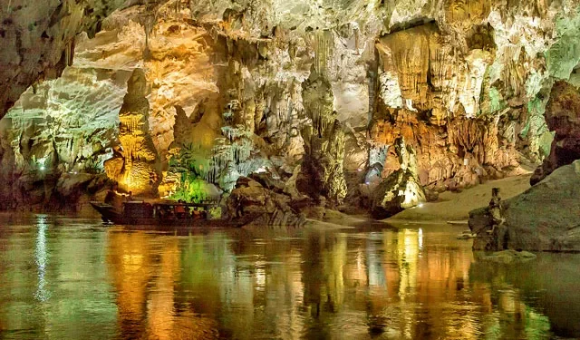 Maior caverna do mundo tem mais de 9 quilômetros de extensão com trechos atingindo 200 metros de altura e poucas pessoas podem visitar por ano