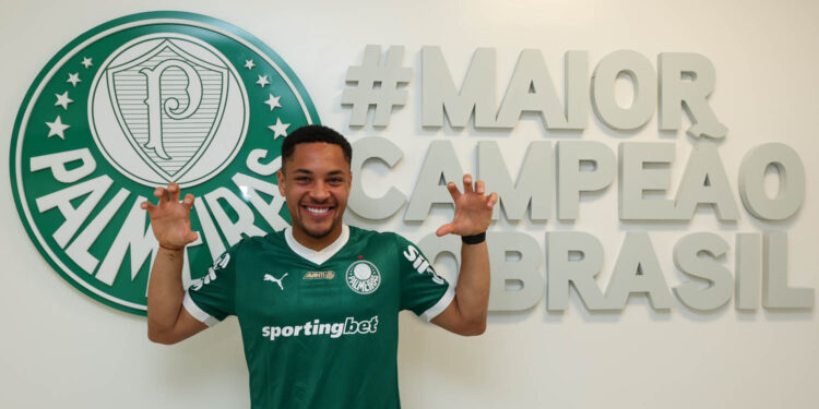 Proposta da Europa pode tirar Vitor Roque do Palmeiras bem antes do esperado