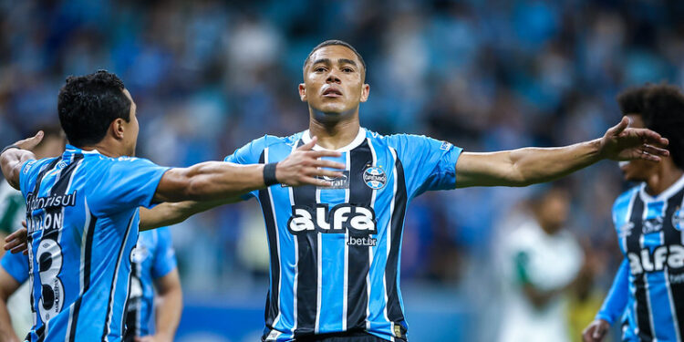 Destaque do Grêmio, Carlos Vinicius já definiu sua nova profissão após se aposentar