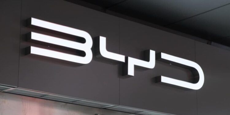 Ex-engenheiro da BYD desenvolve motor com 900 gramas que transforma qualquer bicicleta normal em elétrica