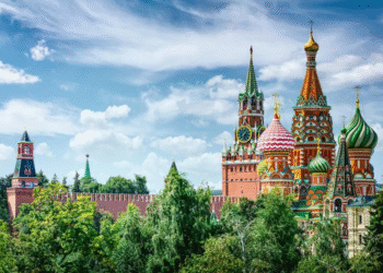 10 empresas famosas que não abandonaram a Rússia