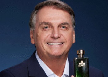 Jair Bolsonaro tem linha própria de perfumes que esgotam rapidamente