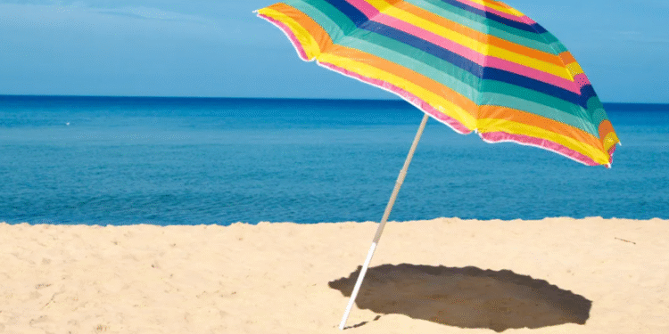 Adeus, guarda-sol: Nova tendência promete dominar as praias brasileiras em 2026