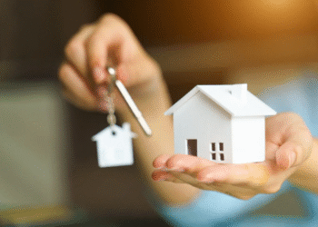 Cantora famosa pode perder mansão de R$ 106 milhões por problema com segurança nos bastidores