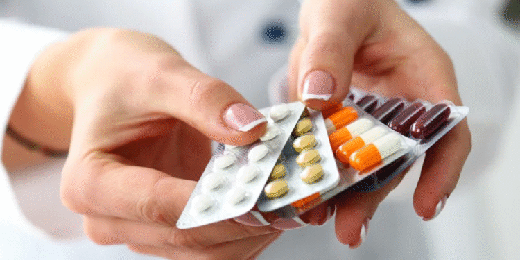 Idosos com 60 anos ou mais podem solicitar lista de remédios de graça