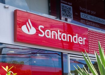 Santander comunica clientes sobre encerramento de serviço