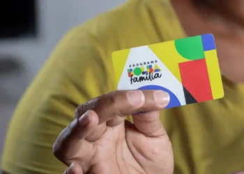 Critério adotado pelo governo fará beneficiários do Bolsa Família receberem R$ 750