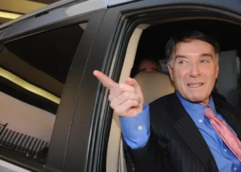 Comparado a Piquet e Senna, Eike Batista era piloto e disputou título mundial com Chuck Norris