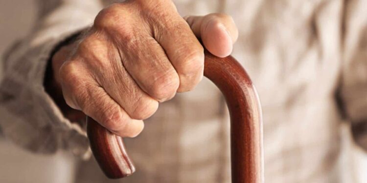 Lei passa a valer e altera benefício financeiro para idosos com 60 anos ou mais