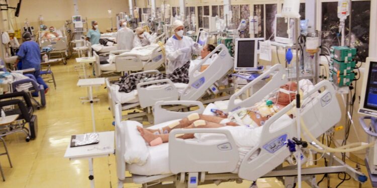 Maior hospital do Brasil tem mais de 20 mil funcionários e movimento comparado ao de um aeroporto internacional