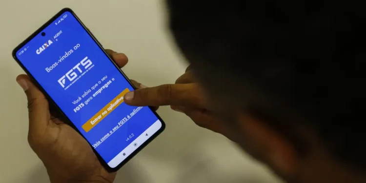 Governo quer liberar saque do FGTS para lista exclusiva de CPFs