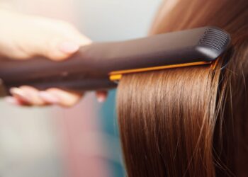 Confira a sua! Anvisa proíbe modelo específico de escova progressiva