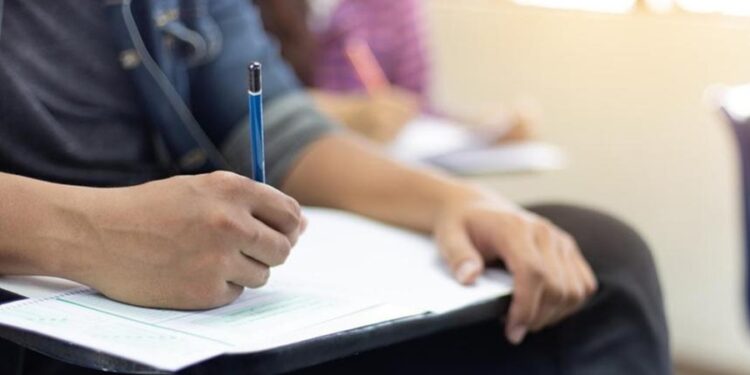 Concurso público com vagas para nível médio e superior oferece salários de até R$ 10 mil