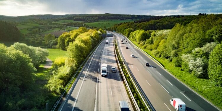 Estrada famosa de Santa Catarina possui o maior corte em rocha do Brasil com 90 metros de profundidade