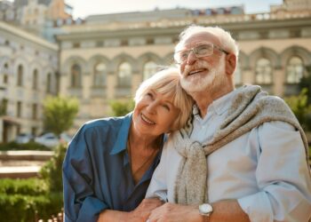 Idosos precisam ter apenas 1 documento em mãos para viajar de graça no Brasil