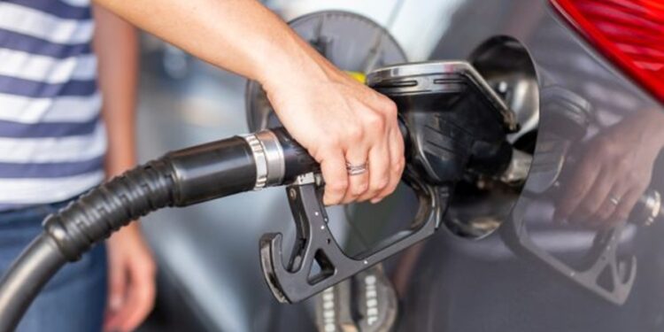 Novo combustível aprovado pelo governo promete reduzir o preço da gasolina no Brasil