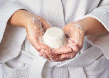 Anvisa proíbe sabonete usado por muitos brasileiros no dia a dia