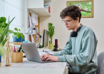 Quatro processos seletivos são lançados com salários de até R$ 12,7 mil