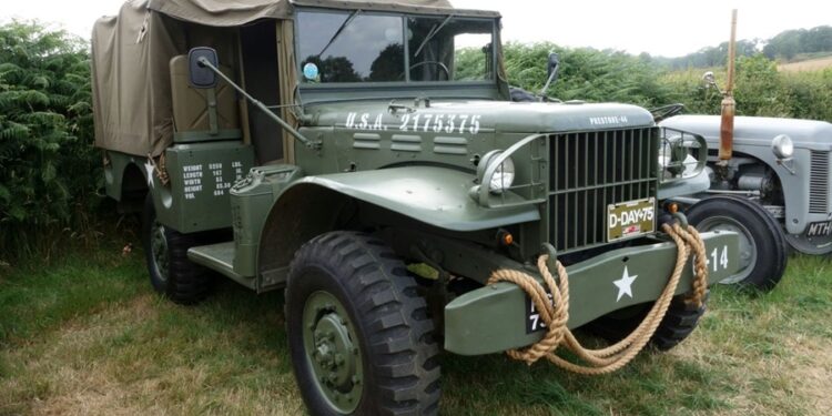 Cantor sertanejo decidiu ter tanque de guerra e ainda gastar fortuna com IPVA