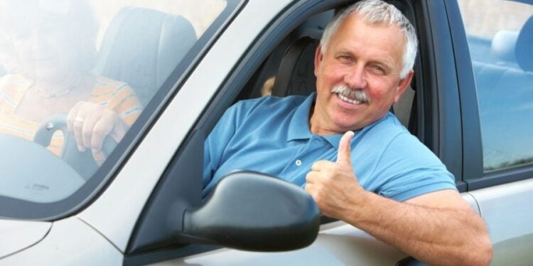 Como funciona a isenção de IPVA para idosos em 2025