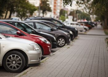 Carro mais vendido da China faz quase 60 km por litro e chega ao Brasil neste mês