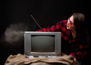 Ter uma TV de tubo em casa é o mesmo que ter um tesouro escondido