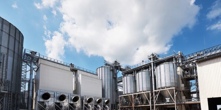 Multinacional encerra fábrica no Brasil depois de 70 anos, com mais de 100 famílias afetadas e milhares de empregos indiretos comprometidos