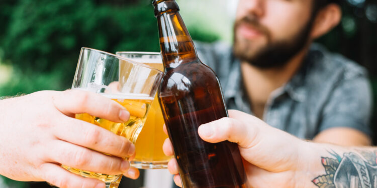 Bebidas alcoólicas podem ser responsáveis pela queda de cabelo