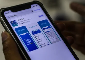 Liberação de R$ 4.500 no Caixa Tem ajuda salvar contas no fim de ano de quem está com o nome sujo
