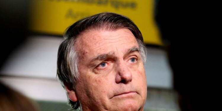 Jair Bolsonaro passa por nova cirurgia; confira estado de saúde do ex-presidente