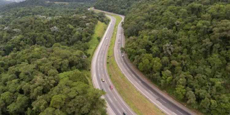 ‘Nova BR-101’ terá velocidade máxima de 120 km/h para eliminar um dos principais gargalos da rodovia