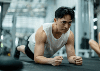 Famosa rede com quase 2.000 academias vai deixar adolescentes treinarem de graça a partir de agora