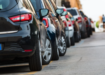 Estado onde o governador tem 75% de aprovação vai encerrar a taxa de licenciamento de veículos