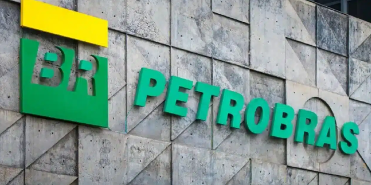 Novo concurso da Petrobras para 2026 deve abrir 1.100 vagas com alto salário