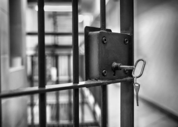 Nova lei vai render até 3 meses de prisão ou multa para quem for flagrado exercendo este trabalho em via pública