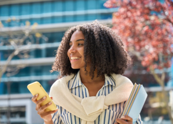 Nova regulamentação determina o limite de linhas telefônicas que podem ser registradas por uma pessoa neste país