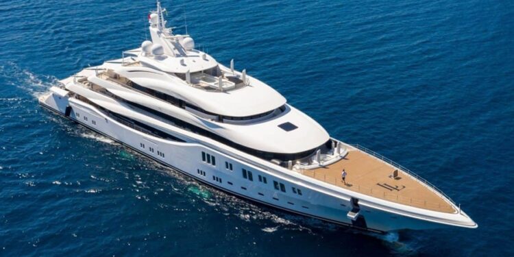 Atenção para quem for viajar: Modelo específico de óculos passa a ser proibido em navios de cruzeiro