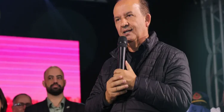 Governador conquista 75% de aprovação no melhor e mais seguro estado do Brasil para viver